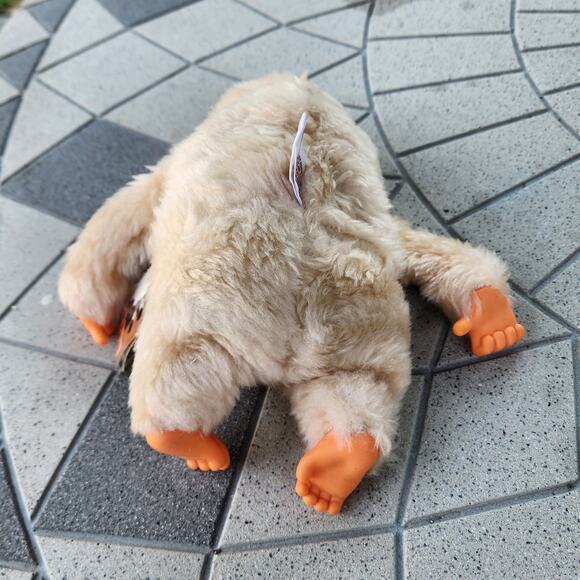 Vintage Gonga Russ Berrie Thumb Sucking Baby Gorilla Plush Collectible - Picture 9 of 12